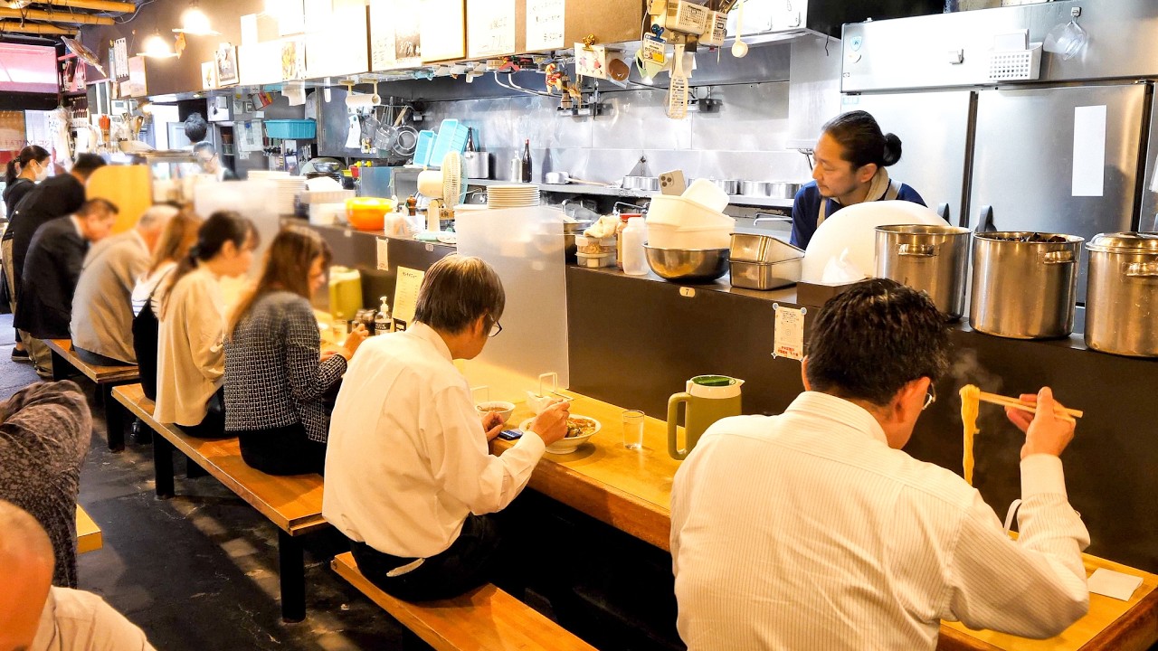 The Speedster Chef Makes One Chinese Dish Every Minute.
