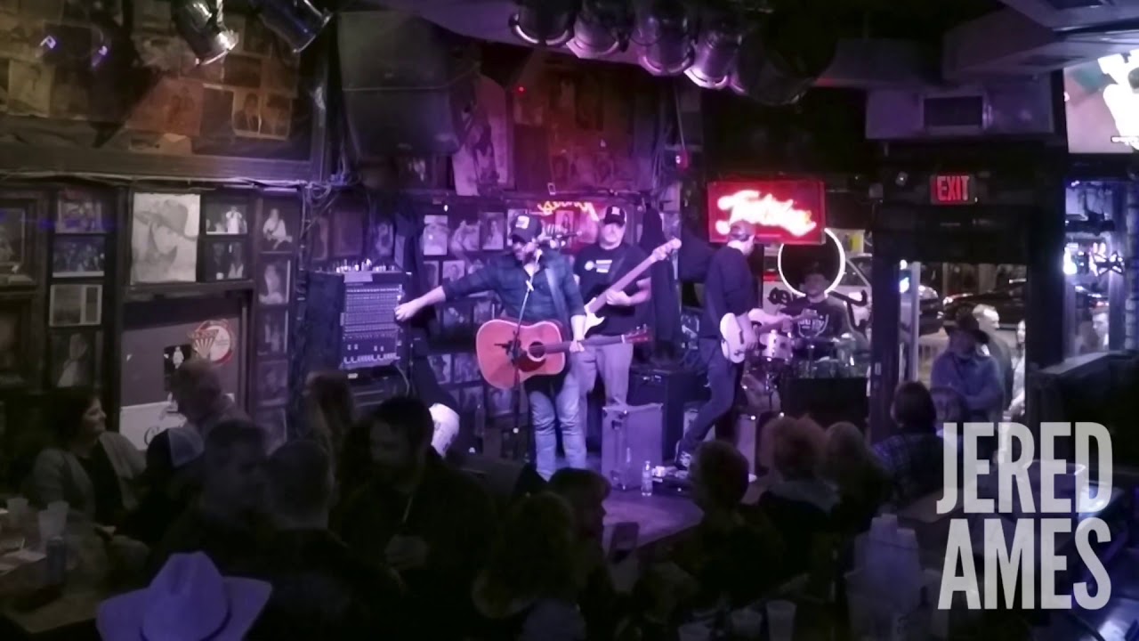 Jered Ames covering Alan Jackson Don’t Rock the Jukebox in Nashville, TN