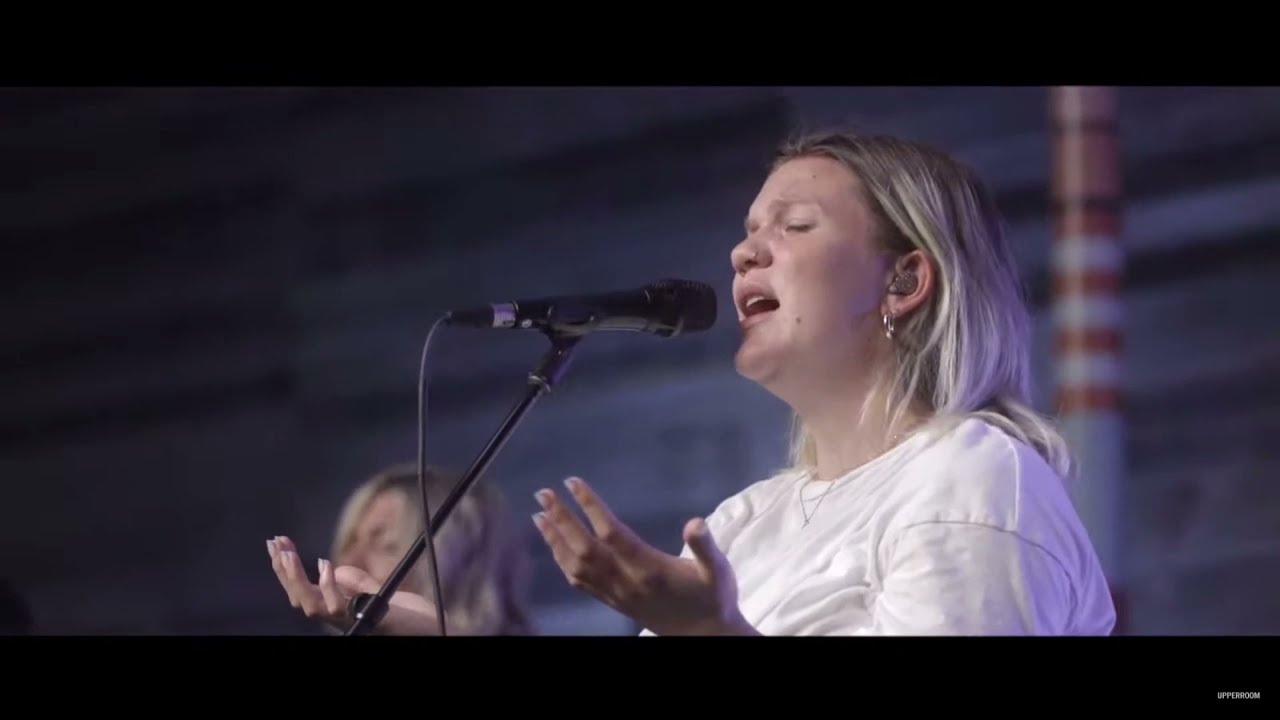 I See Heaven + Spontaneous (For Your Glory) UPPERRROOM Worship Moment 062721 Abbie Gamboa