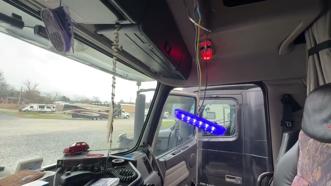 Praca kierowcy ciężarówki w USA/Nareszcie chwyciłem się roboty przy volvie. 