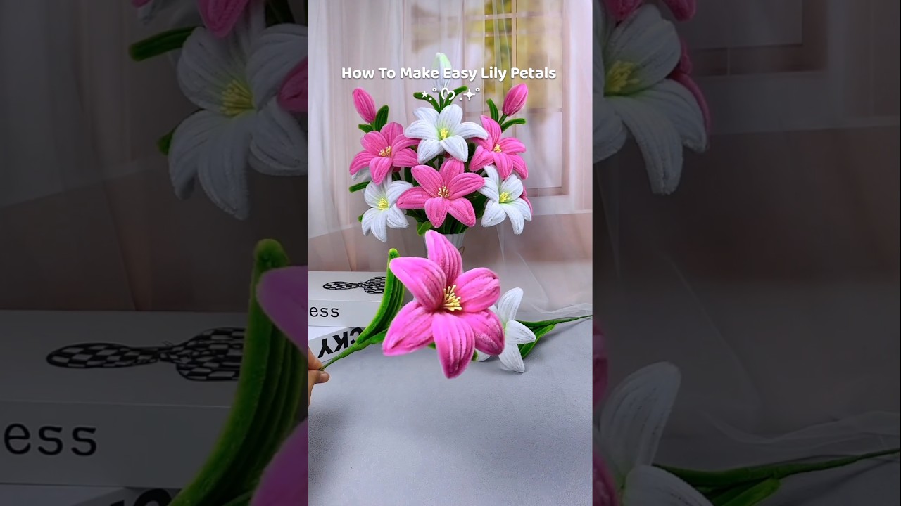 Easy diy pipe cleaner lily petals | fuzzy wire flower tutorial #diy #flowerscraft #handmadepipes