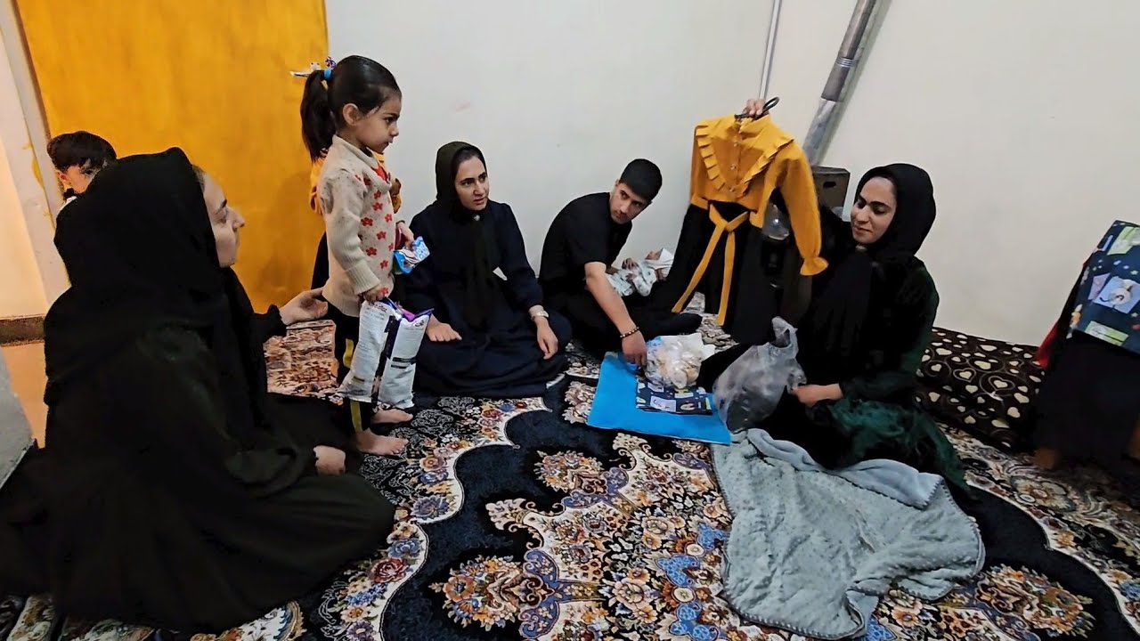Happy meeting of Shokoofeh and Akram with their sister / Mubarak's light step! ❤️