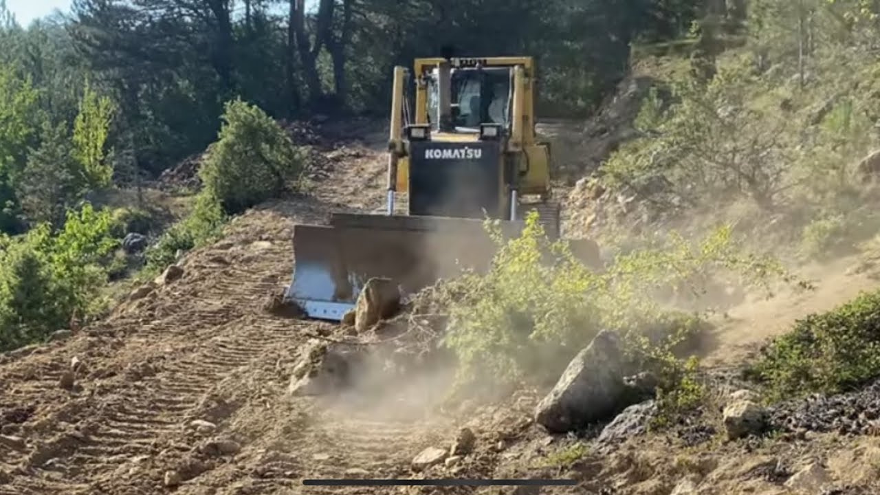 KOMATSU D85 EX dozerle yol yapımı #bulldozer #dozer #işmakinaları #liebherr#komatsu#keşfet #apple11