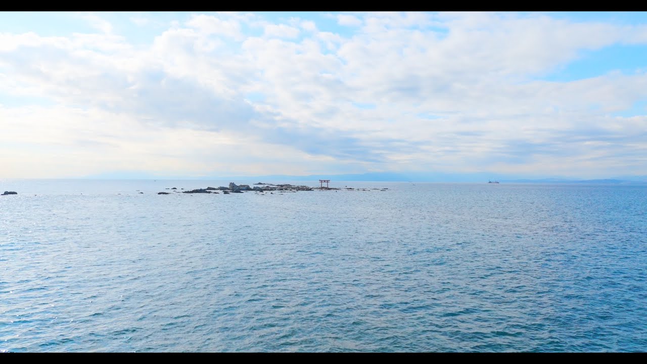 【4K HDR】 A Torii Standing in the Sea at Sunset  Morito Beach, Shonan 森戸海岸 湘南