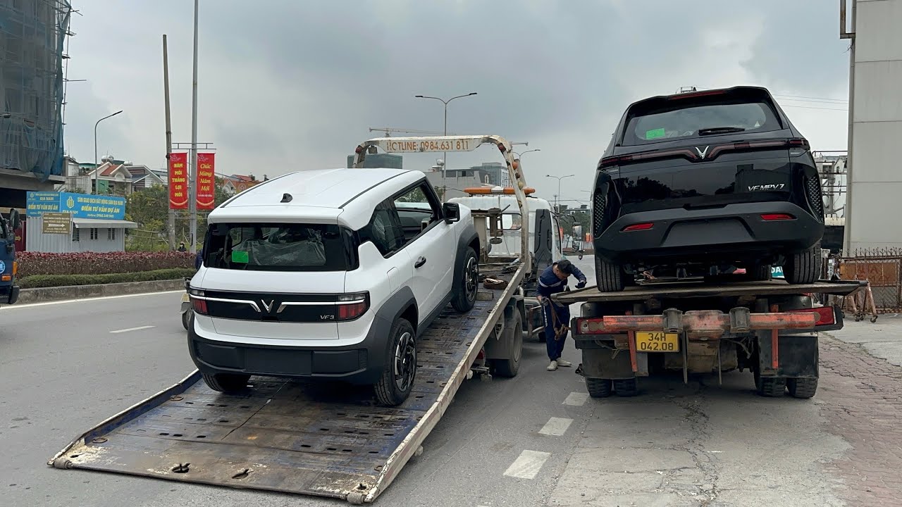 Bàn giao 02 xe cho khách hàng - MPV 7 về Kinh Môn, VF 3 Plus về Ninh Bình | Thành Auto