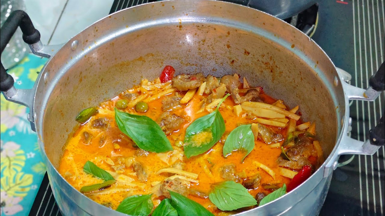 สูตรแกงเผ็ดเนื้อใส่หน่อไม้กับต้นตำรับอาหารพื้นบ้านครัวแม่ยงค์บ้านหมี่