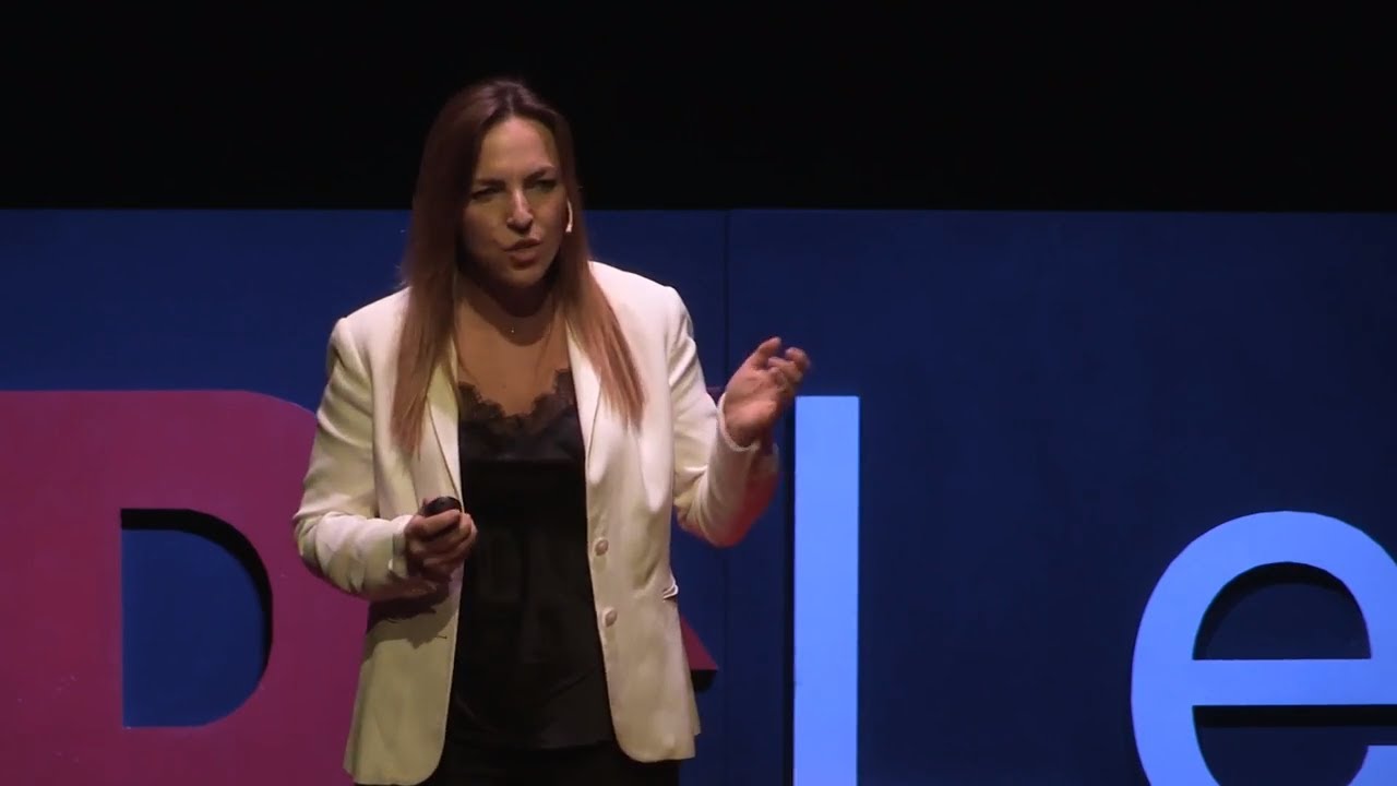 Mis 5 aprendizajes como Pediatra | Lucia Galan | TEDxLeon