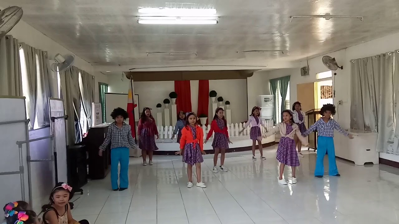 Tayo'y magsayawan interpretative dance