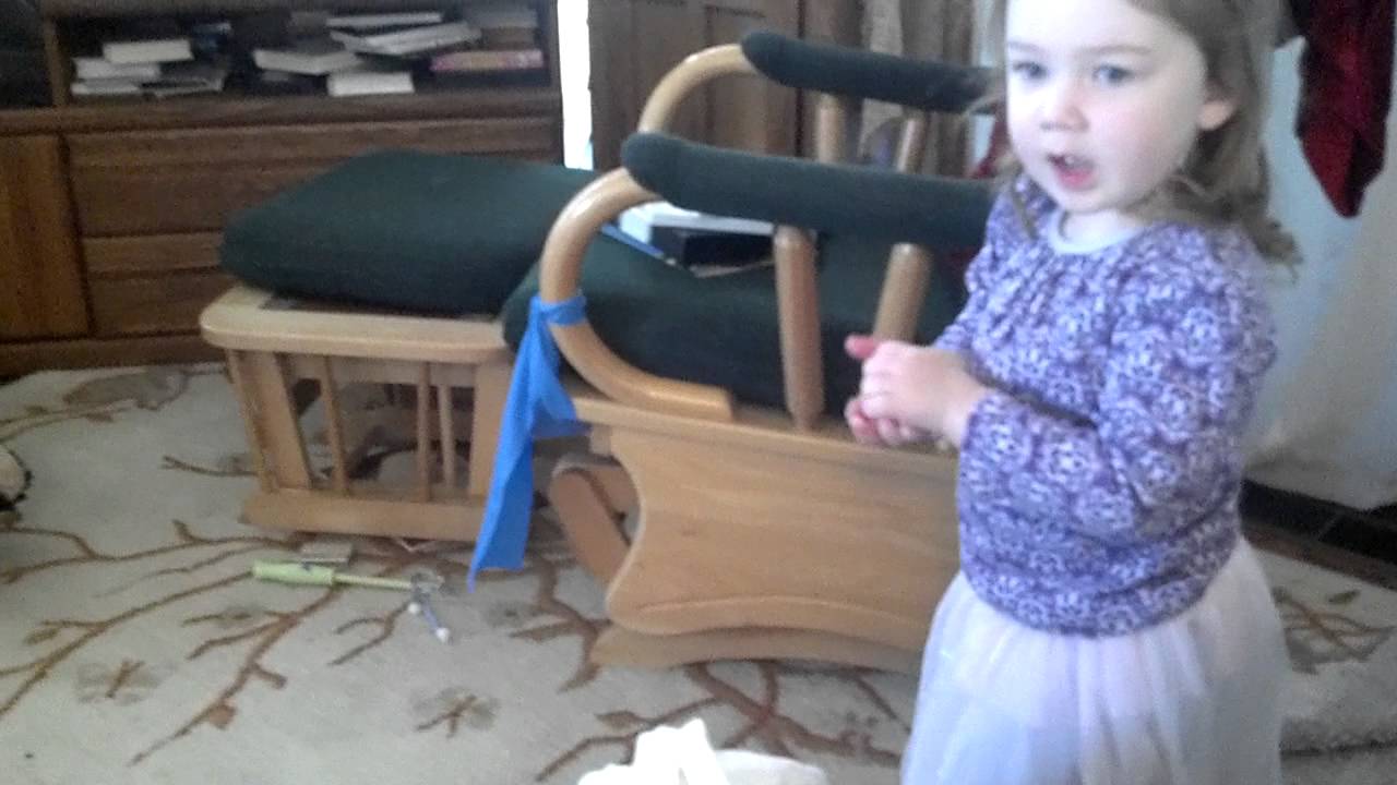 Nora shows us how to cry properly