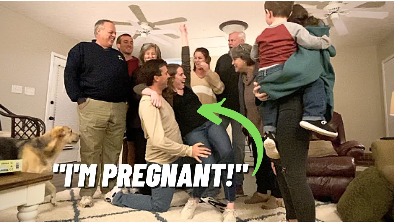 Telling Our Family & Friends WE'RE PREGNANT!