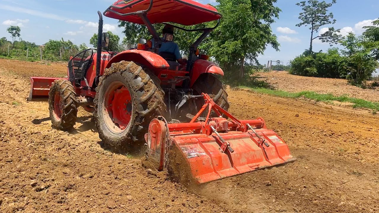 ត្រាក់ទ័រគូបូតាវ៉ៃអង្គប់,Tractor Kubota M6040 SU Plow Field ,Tractor Khmer Farmer