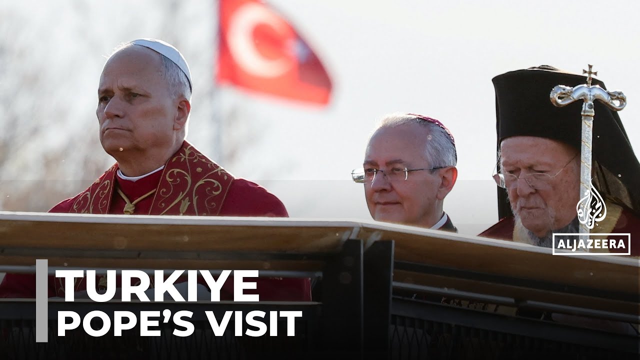 Pope, Orthodox leader mark Christian milestone in historic Turkiye meeting