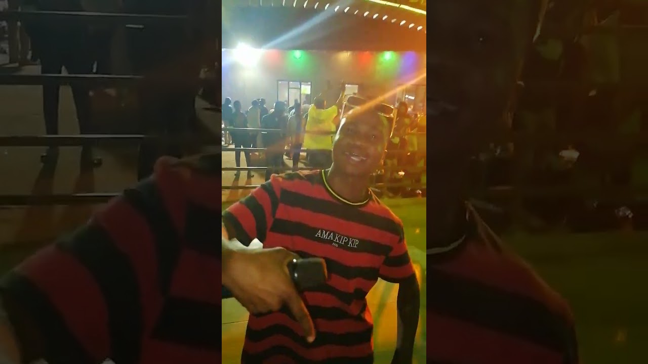 justice Wololo ' performance at Peta's tavern along with Young T