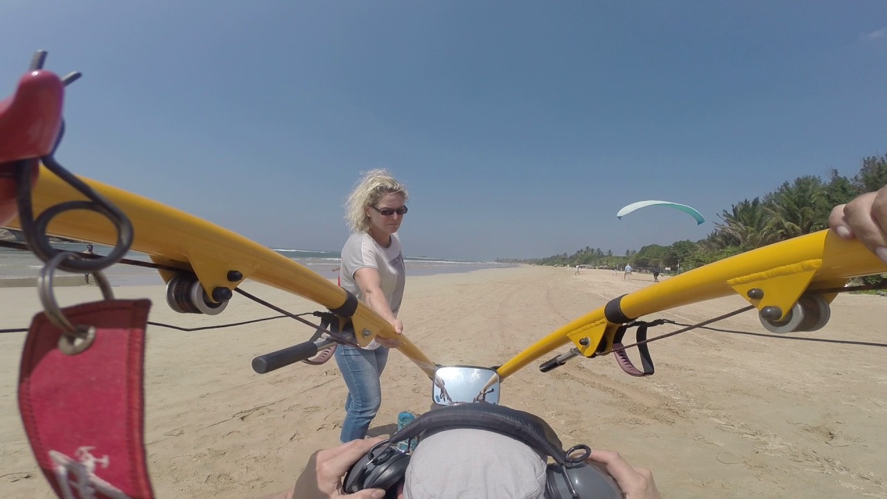 XCitor-Start bei Starkwind am Strand  in Sri Lanka
