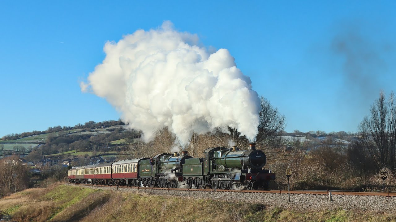 Doubled Up Westerns | 4079 'Pendennis Castle' and 6880 'Betton Grange’ double head on the GWSR