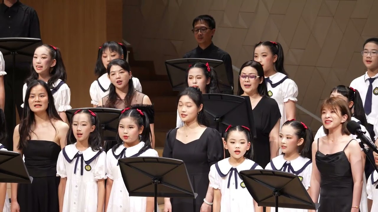 《遇見》（首演）      易家揚詞  林一峰曲   陳語編曲  混声合唱团与童声合唱团共同演出