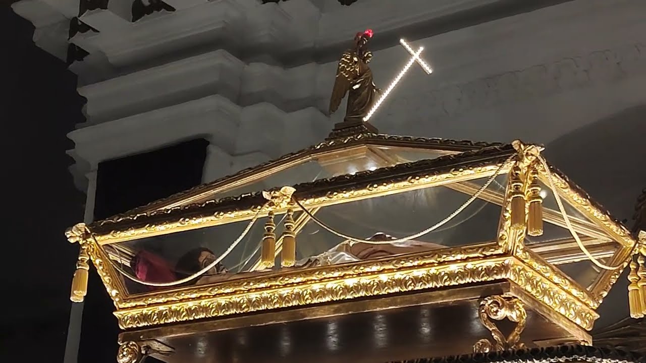Cruz Pesada (Entrada) - Procesion de Jesús Sepultado de La Escuela de Cristo, Viernes Santo 2024.