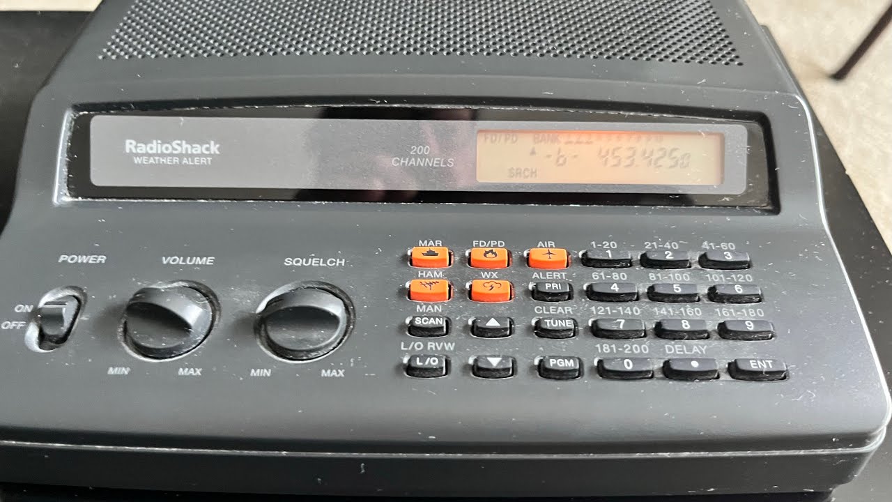 First Listen- Radio Shack PRO-2018 $3 Thrift Score￼