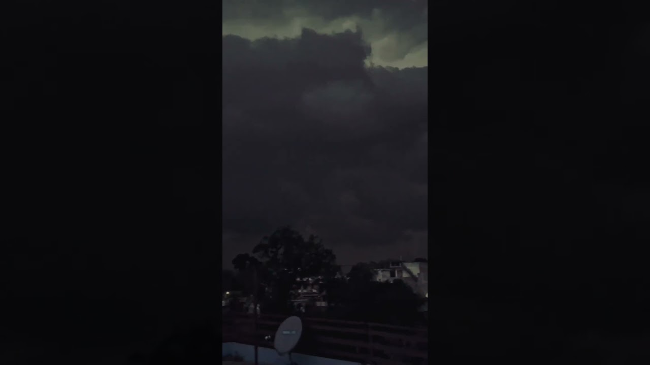 heavy rain in himachal#shorts#himachalpradesh#mandi#rain#monsoon#motovolgger#bikeriding