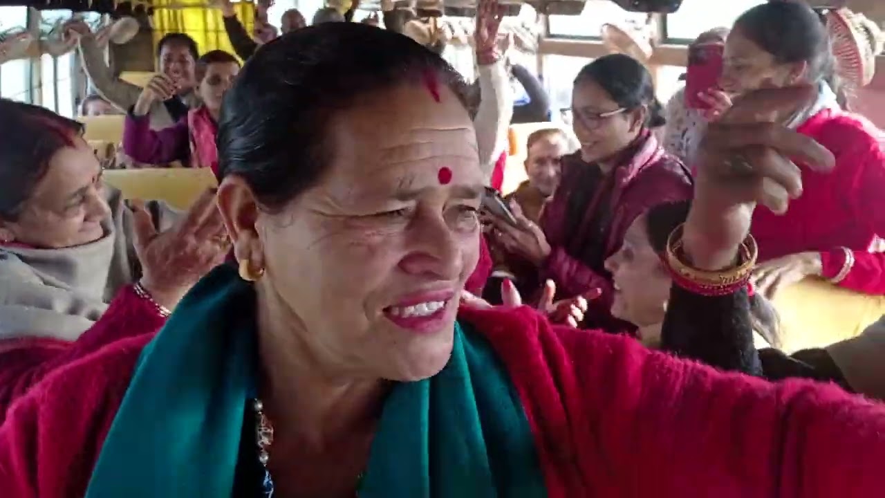 Dance on the way of Barsana