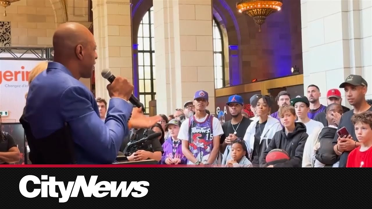 Vince Carter and Toronto Raptors take over Montreal