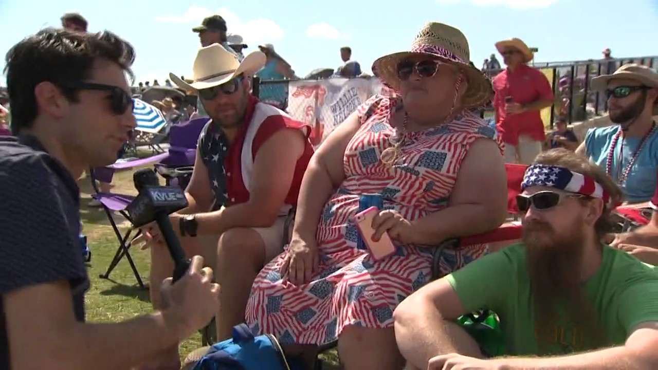Willie Nelson's picnic brings thousands to Austin for Fourth of July