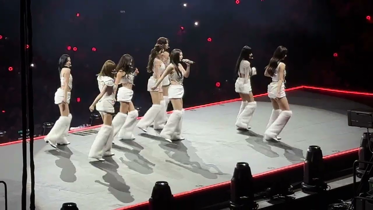 TWICE (MAKE ME GO, SET ME FREE, I CAN'T STOP ME) - TWICE “THIS IS FOR” World Tour New York [4K]