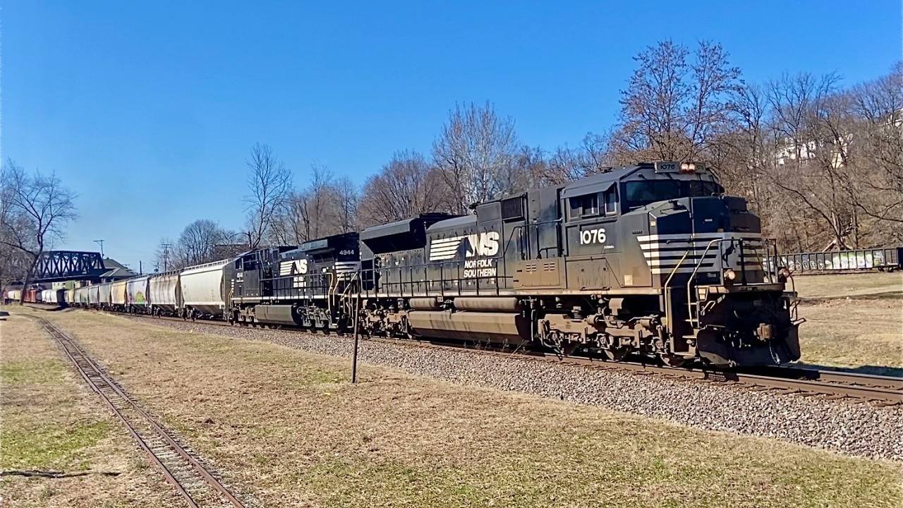 Meet of NS K76 with Dirty SD70ACE Leading & Friendly Engineer & NS H65