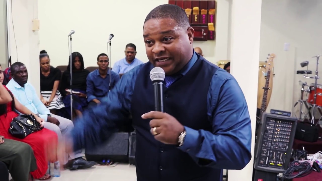 Pastor Josue Drullard - 