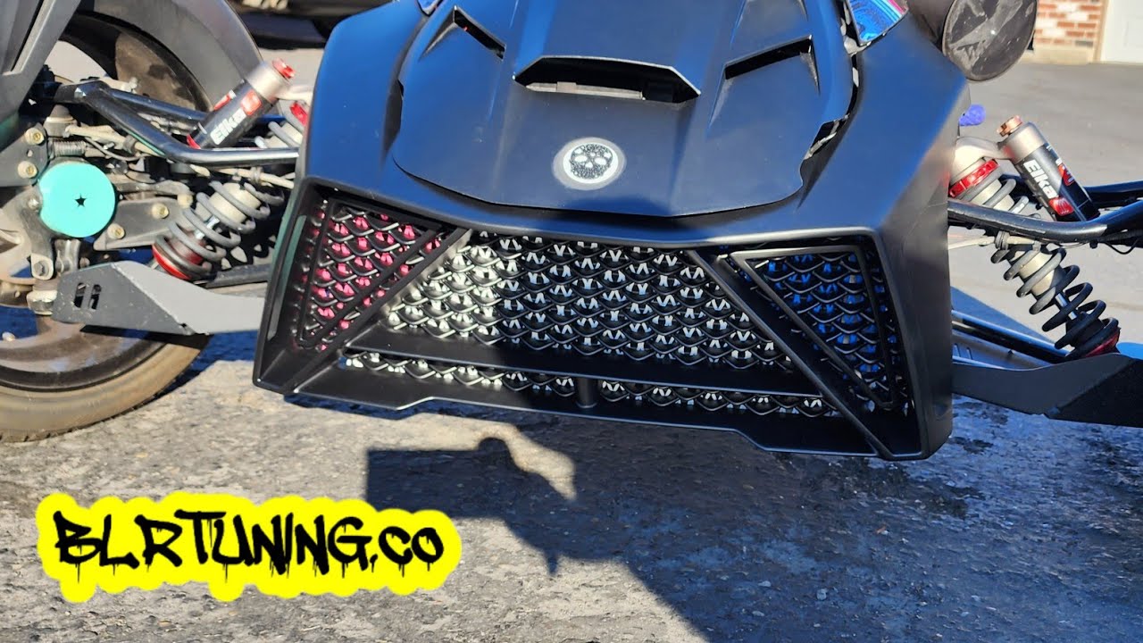 Установка решетки радиатора из трех частей BLR TUNING RYKER PANTHER CUSTOMS