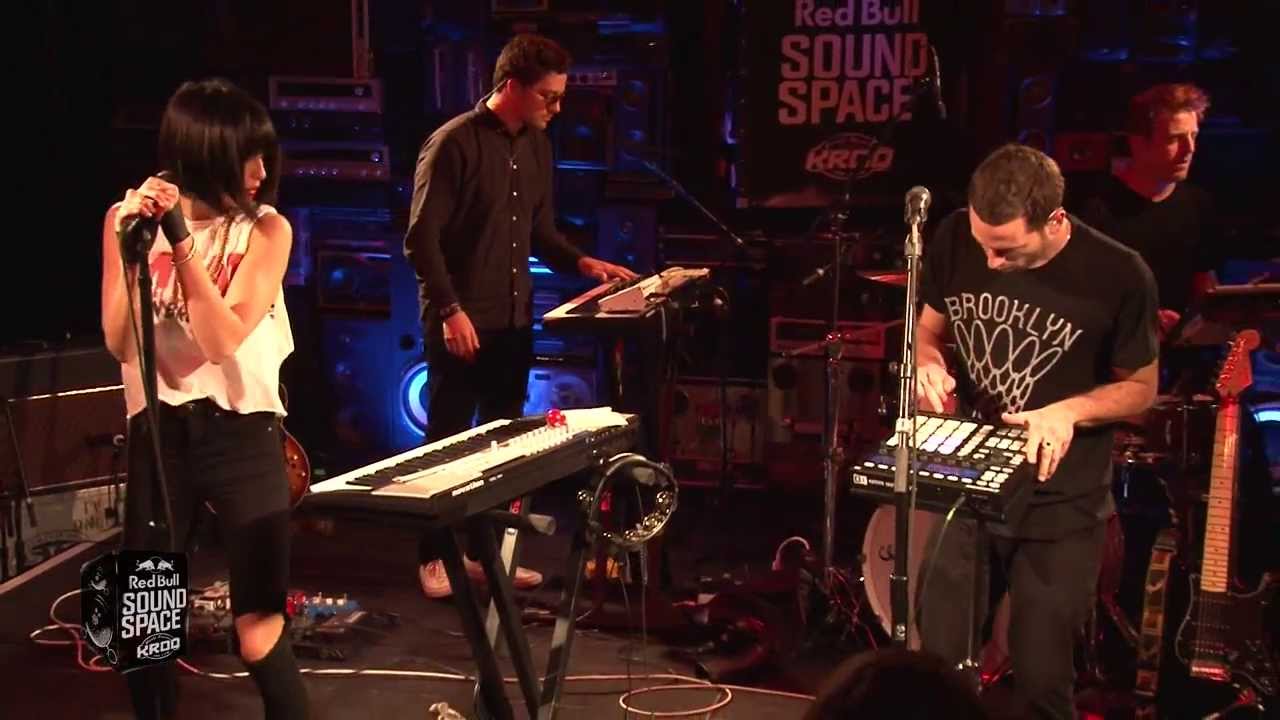 Phantogram - Fall In Love (Live in the Red Bull Sound Space at KROQ)