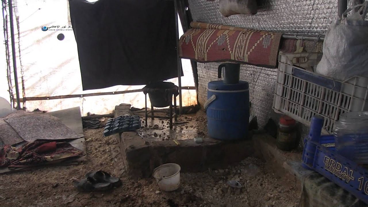 ريف حلب : جولة داخل مخيم باب السلامة 14 1 2015