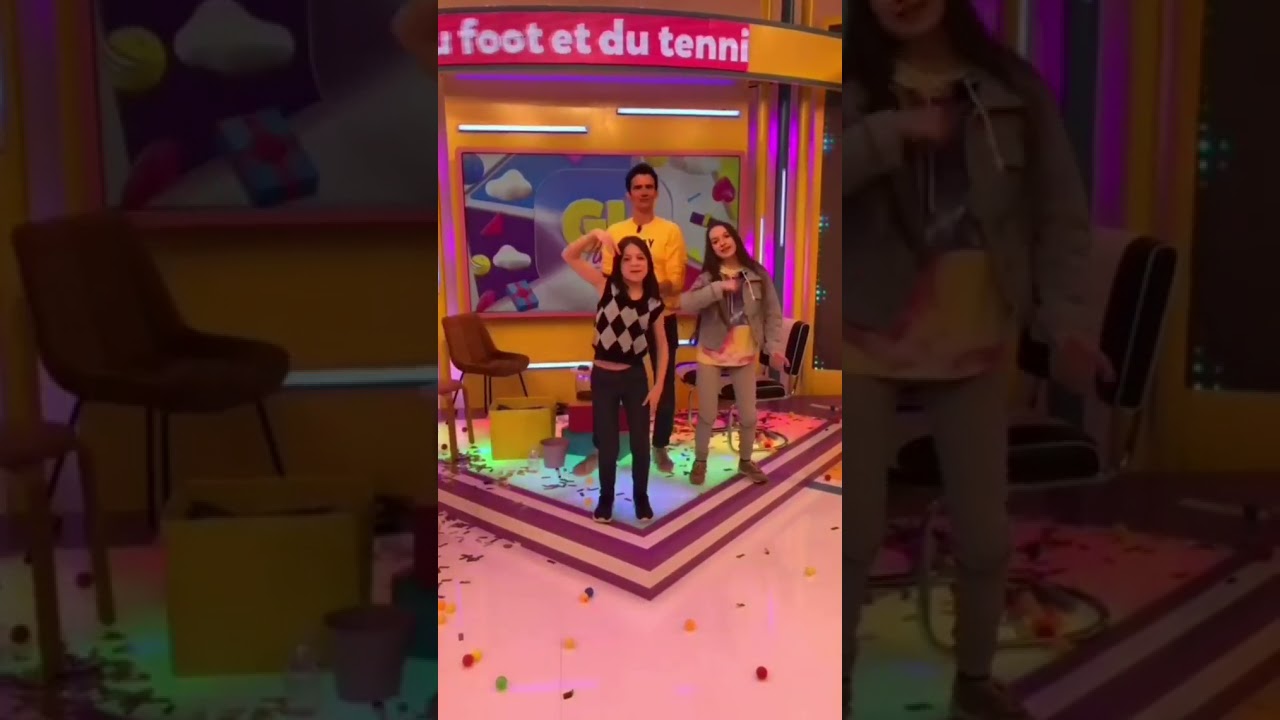 levanah et ces soeur dance au gu'live 🤣
