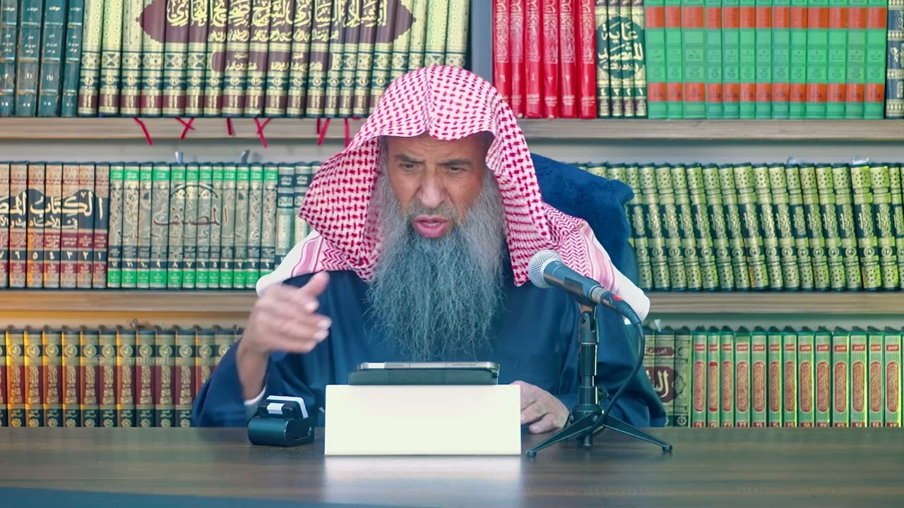 ما حكم مشاهدة الأفلام المحرمة التي تحتوي على استهزاء بذكر الله؟