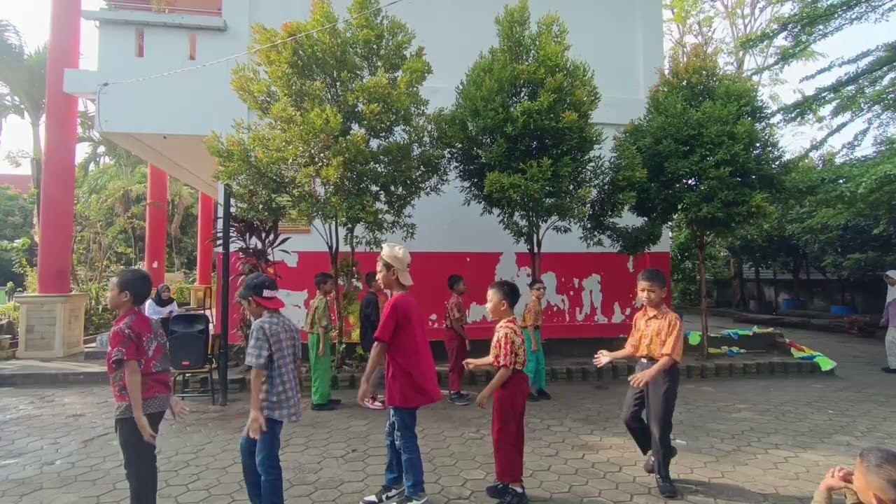 Dance lagu anak-anak @SDNegeri11Pekanbaru 