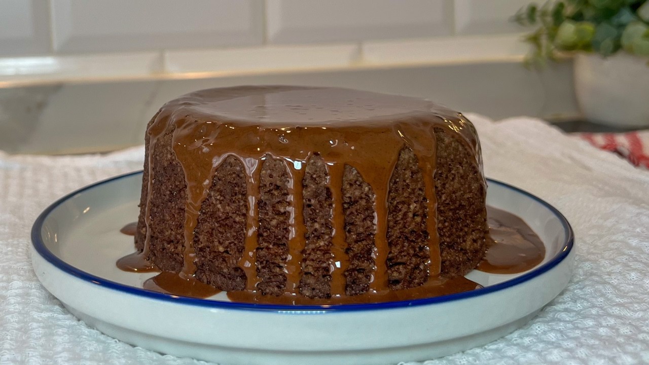 Bizcocho de chocolate y manzana sin gluten y sin azúcar | Receta saludable en 5 minutos