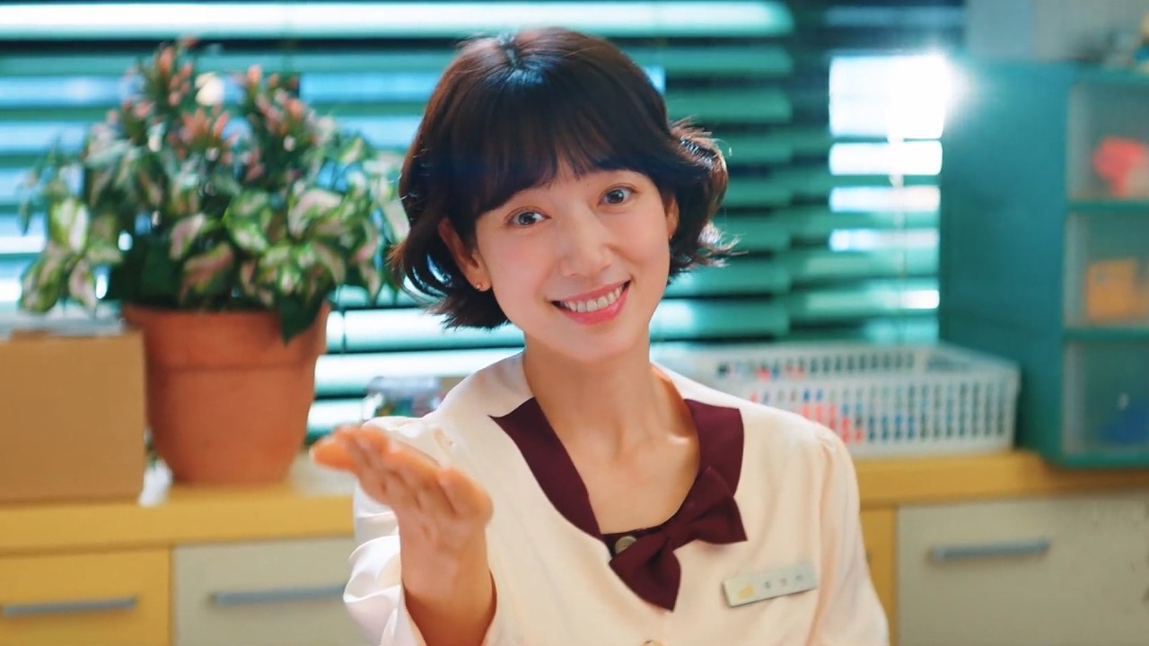 A 35-Year-Old Woman Poses as a 20-Year-Old to Infiltrate a Company Undercover.