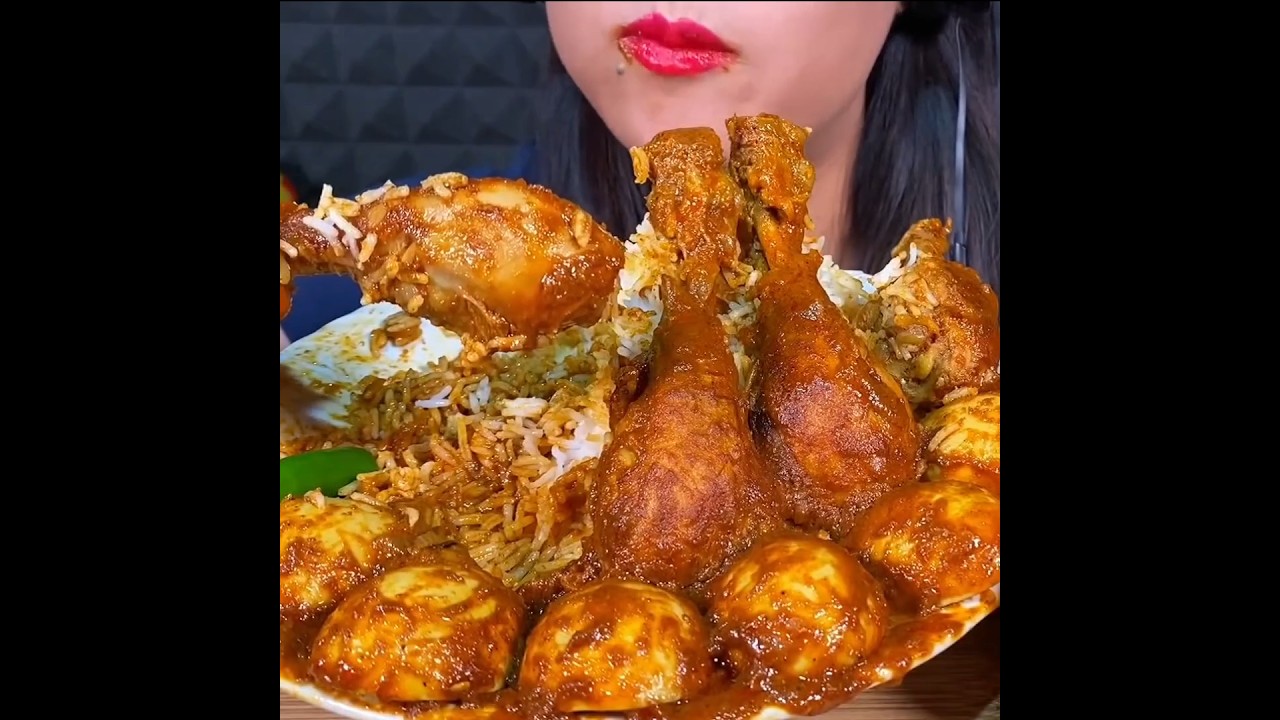 ASMR: EATING SPICY CHICKEN CURRY🔥 BASMATI RICE || #shorts #mukbangn#asmreating #mukbangasmr #asmr