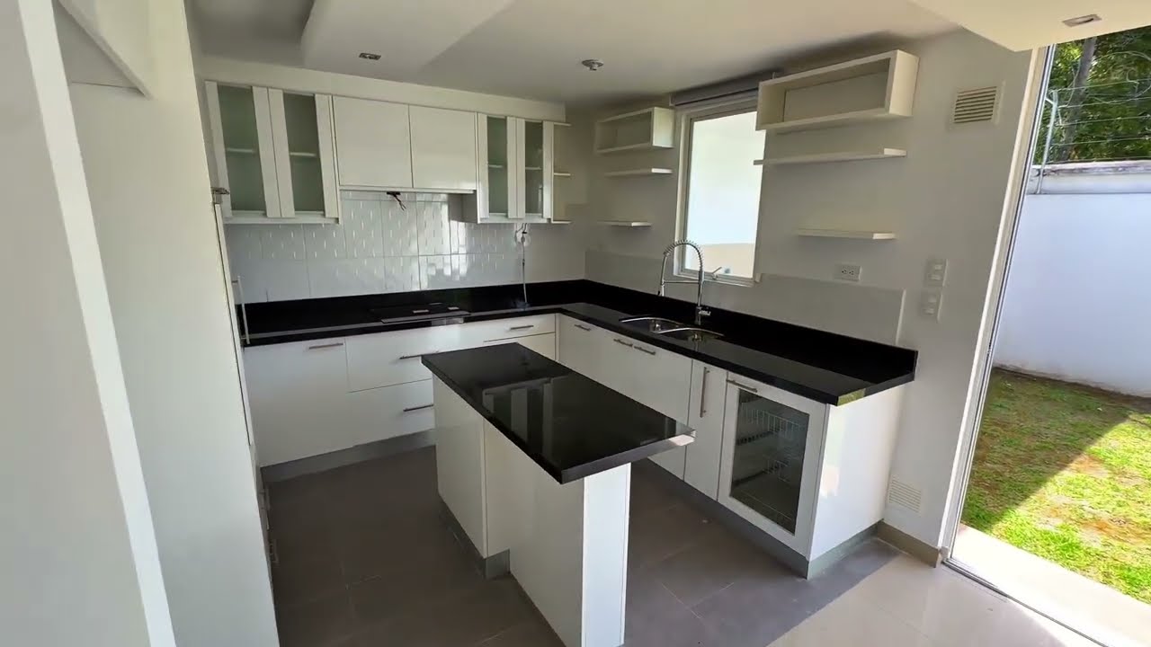 🏡 CASA ESQUINERA A ESTRENAR EN VENTA | Valle de Los Chillos – Quito