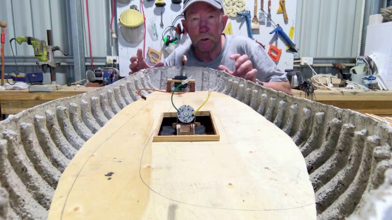 Model Boat 9 - Remote control.