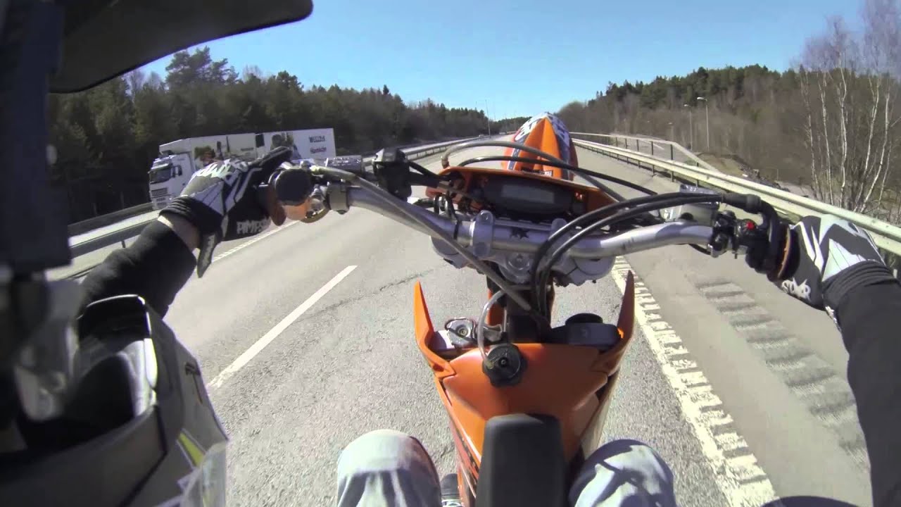 DAILIES: Supermoto Street Stunt | Pimpstarlife
