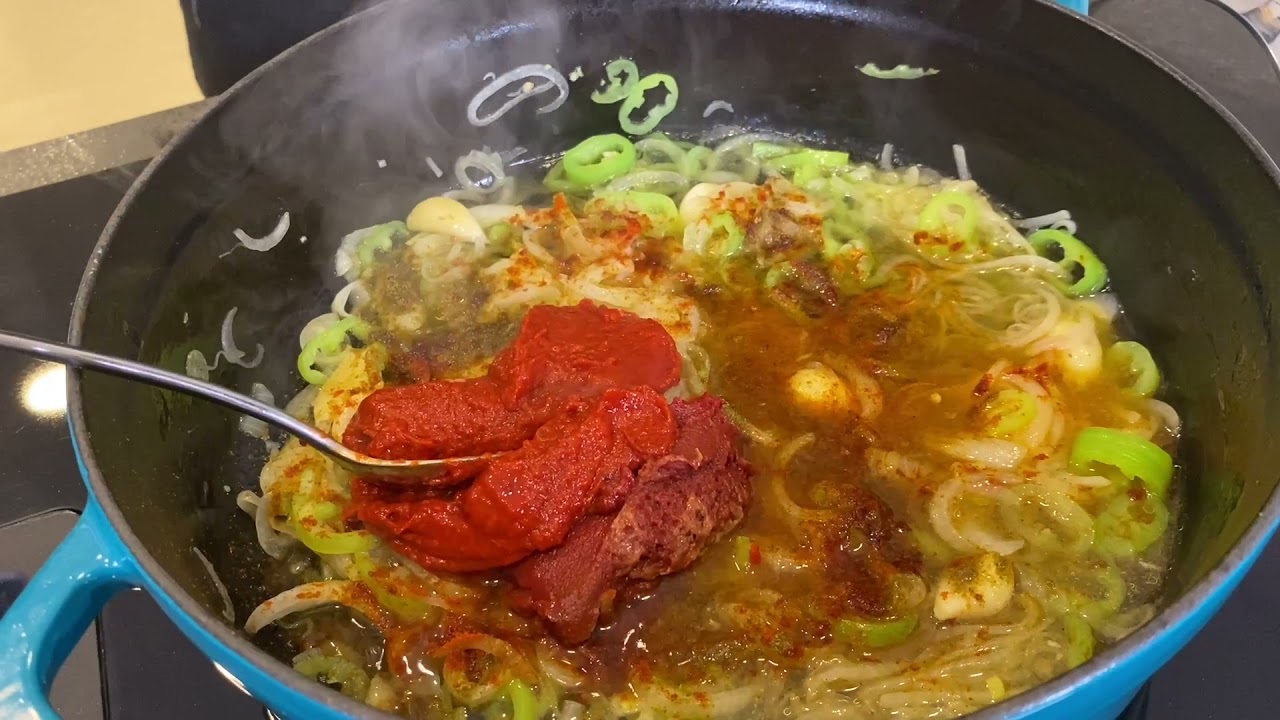 Yağız İzg&uuml;l ile İyi Et ve Lezzetli Tariflerde Dana Gulaş