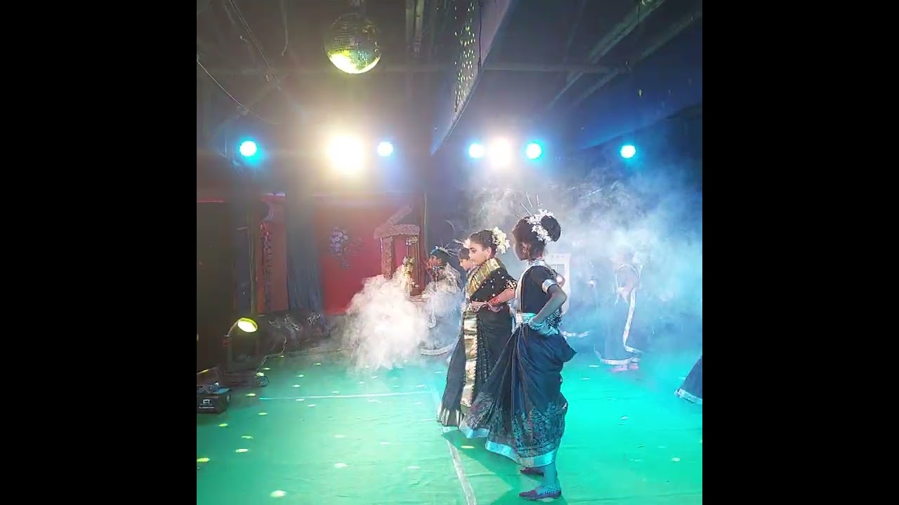 আমার মানার নাচ কেমন হয়েছে একটু জানিও সামনে মাঝে মেয়ে টি 