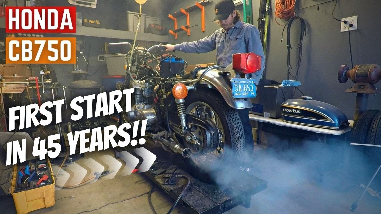 CB750 FIRST START IN 45 YEARS!! Bit Smoky... EP4