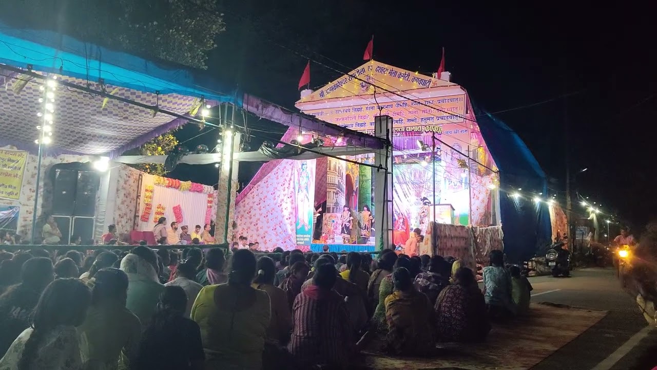 सीता को मानते हुए अशोक वाटिका में रावण(रावण सीता संवाद)