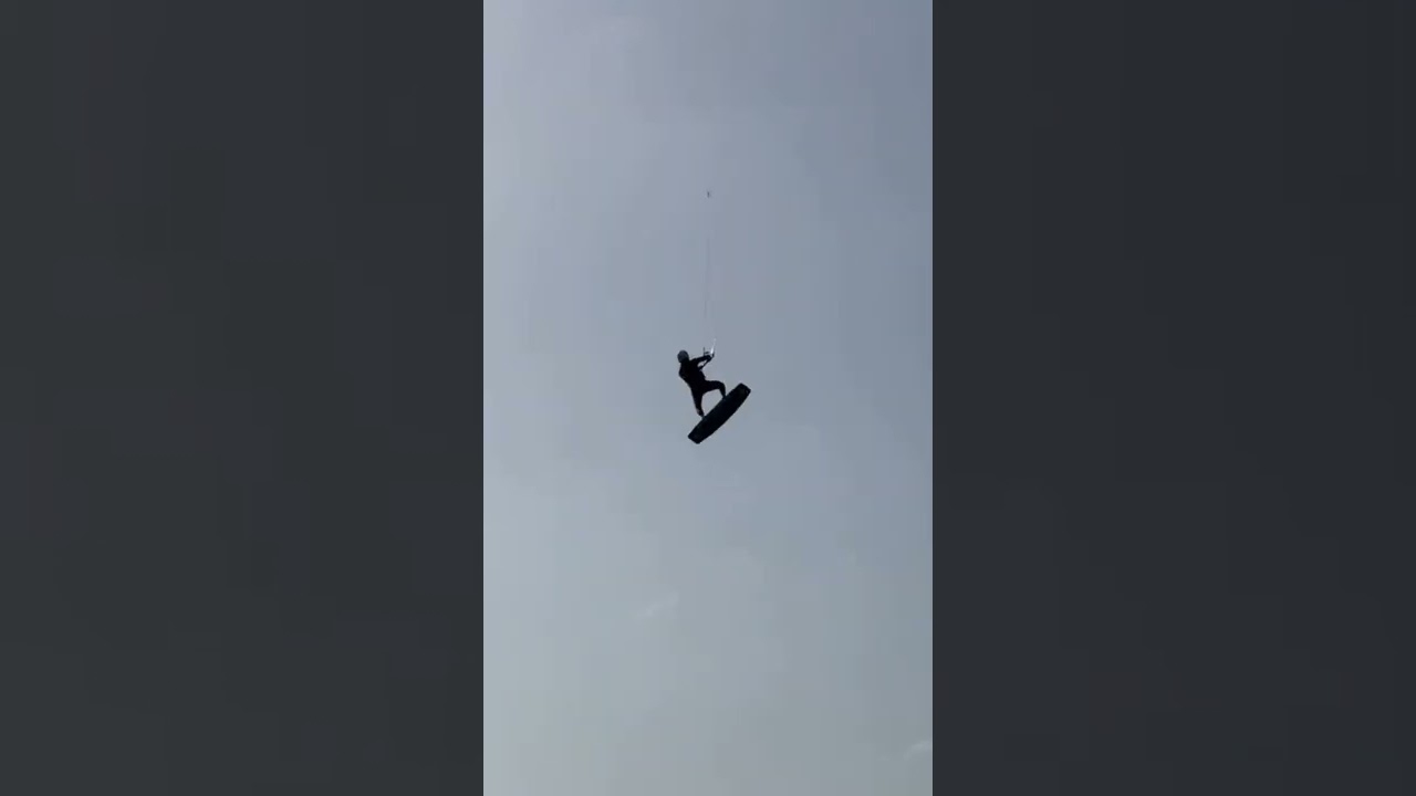 Big air kitesurfing is just awesome!!! 🤩🚀