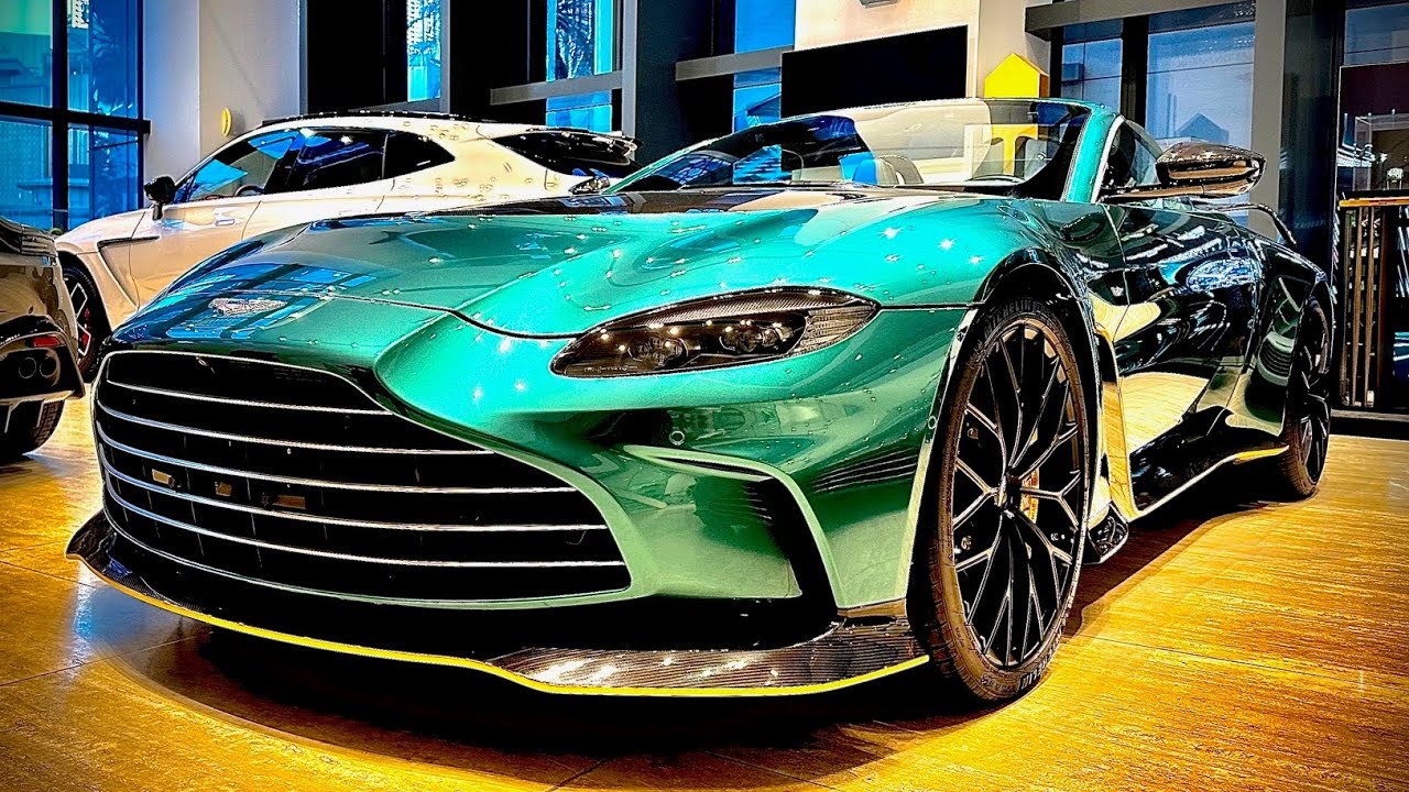 2024 Aston Martin Vantage V12 Roadster | 1 of 249 |