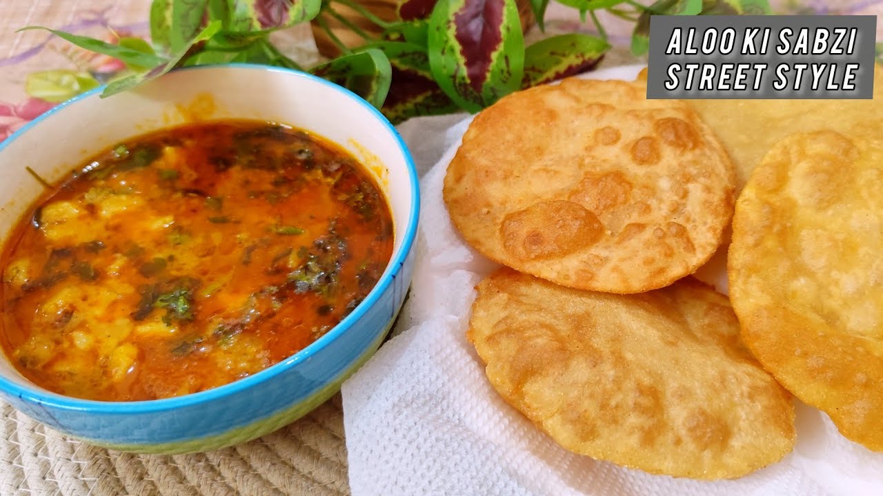 Aloo Ki Sabzi Street Style With Poori|Nawabi Dishes 