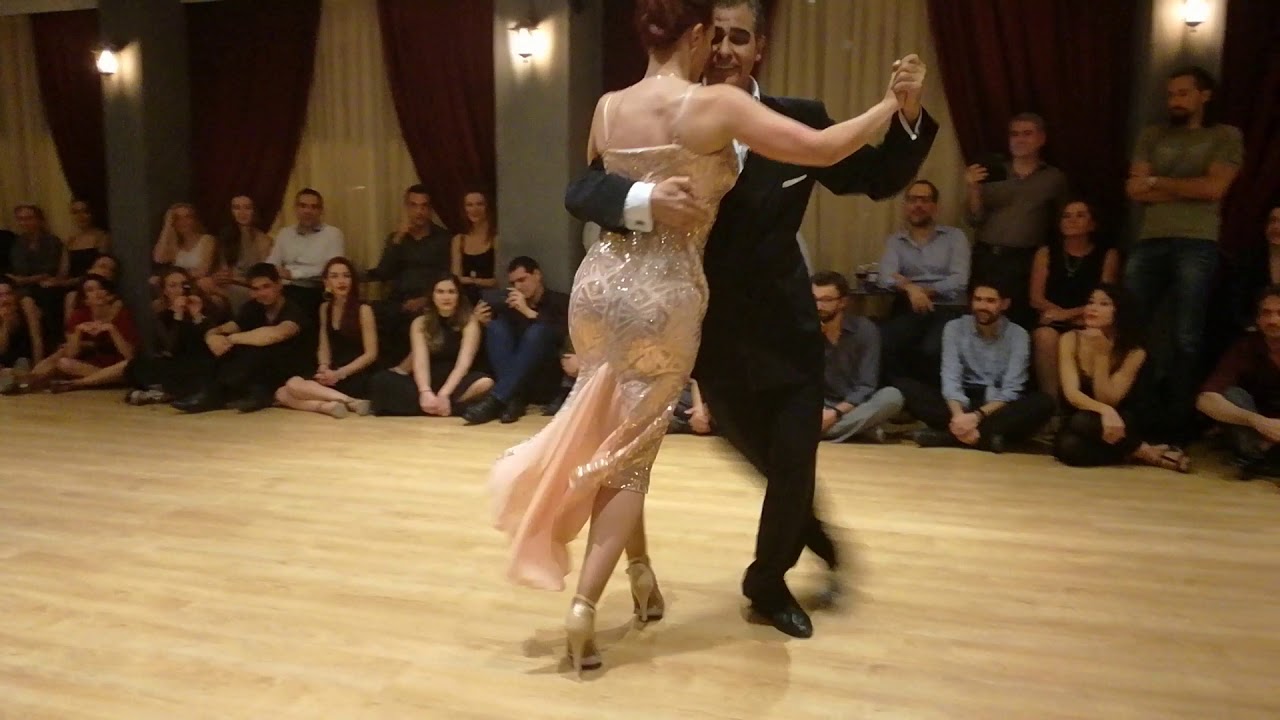 Roberto Herrera &  Laura Legazcue - Milonga - La Espuela, orq.Juan D'Arienzo