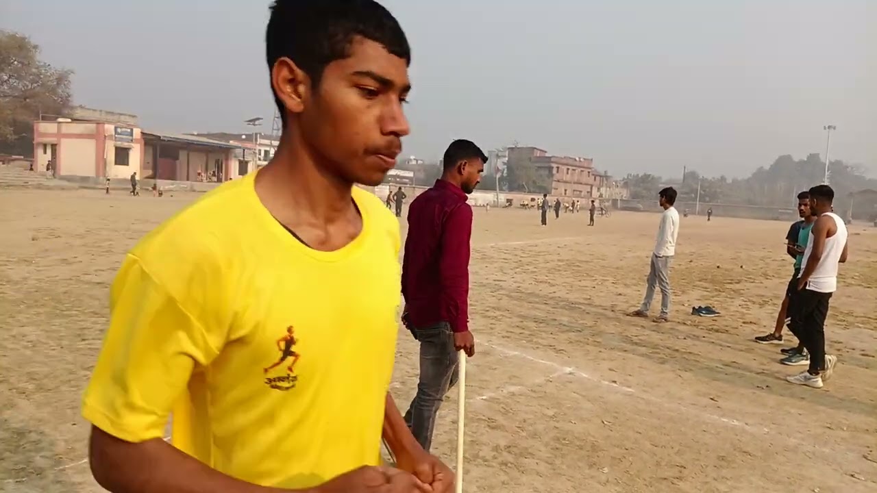 रनिंग करते-करते हो गया एक लड़का बेहोशी सब हो गए परेशान 